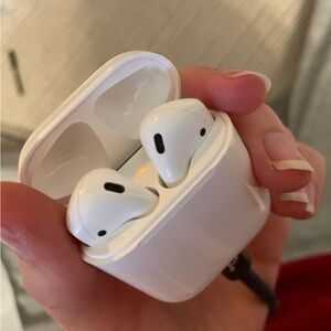 Airpods 2nd Gen